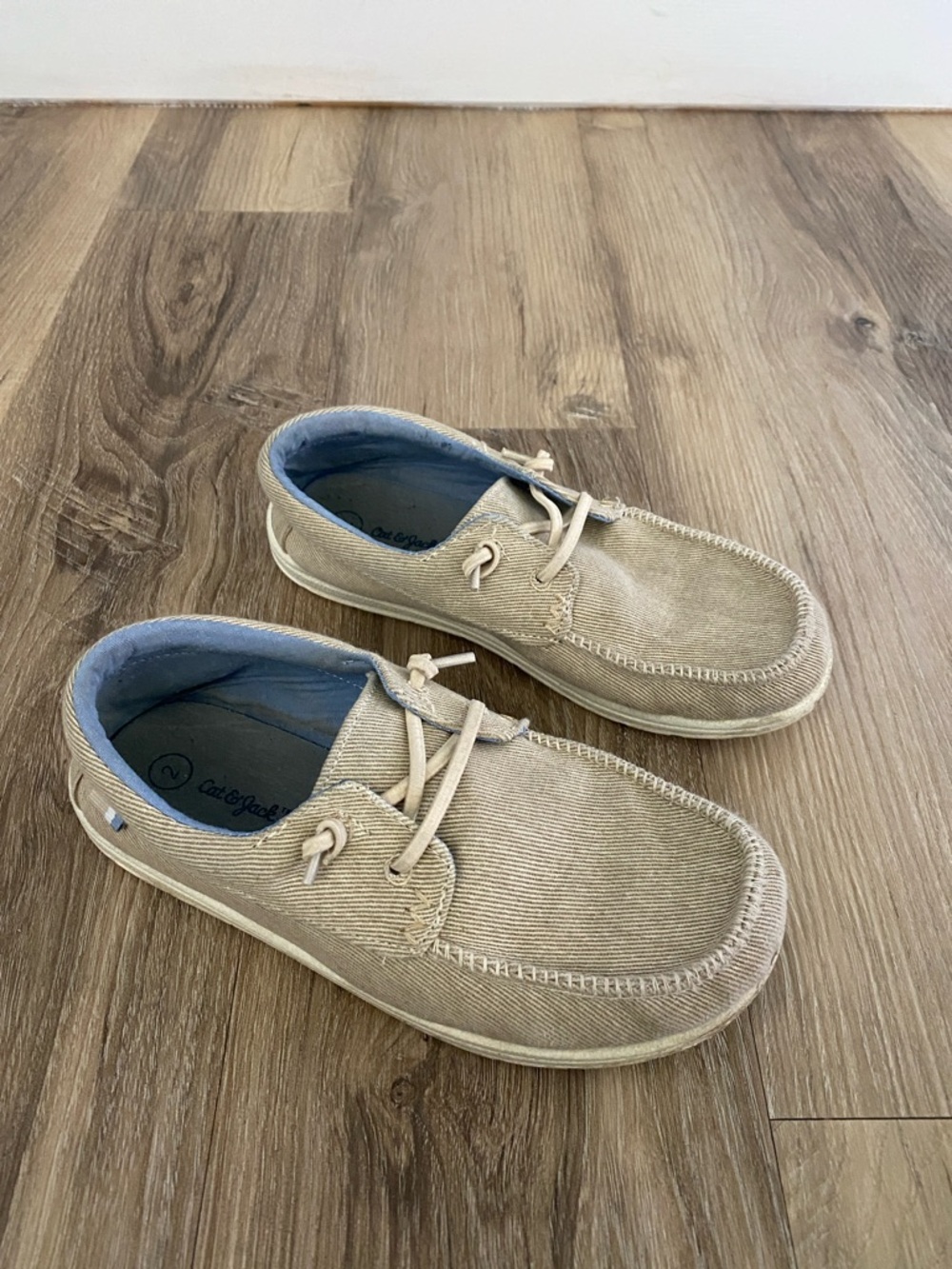 Boys shoes